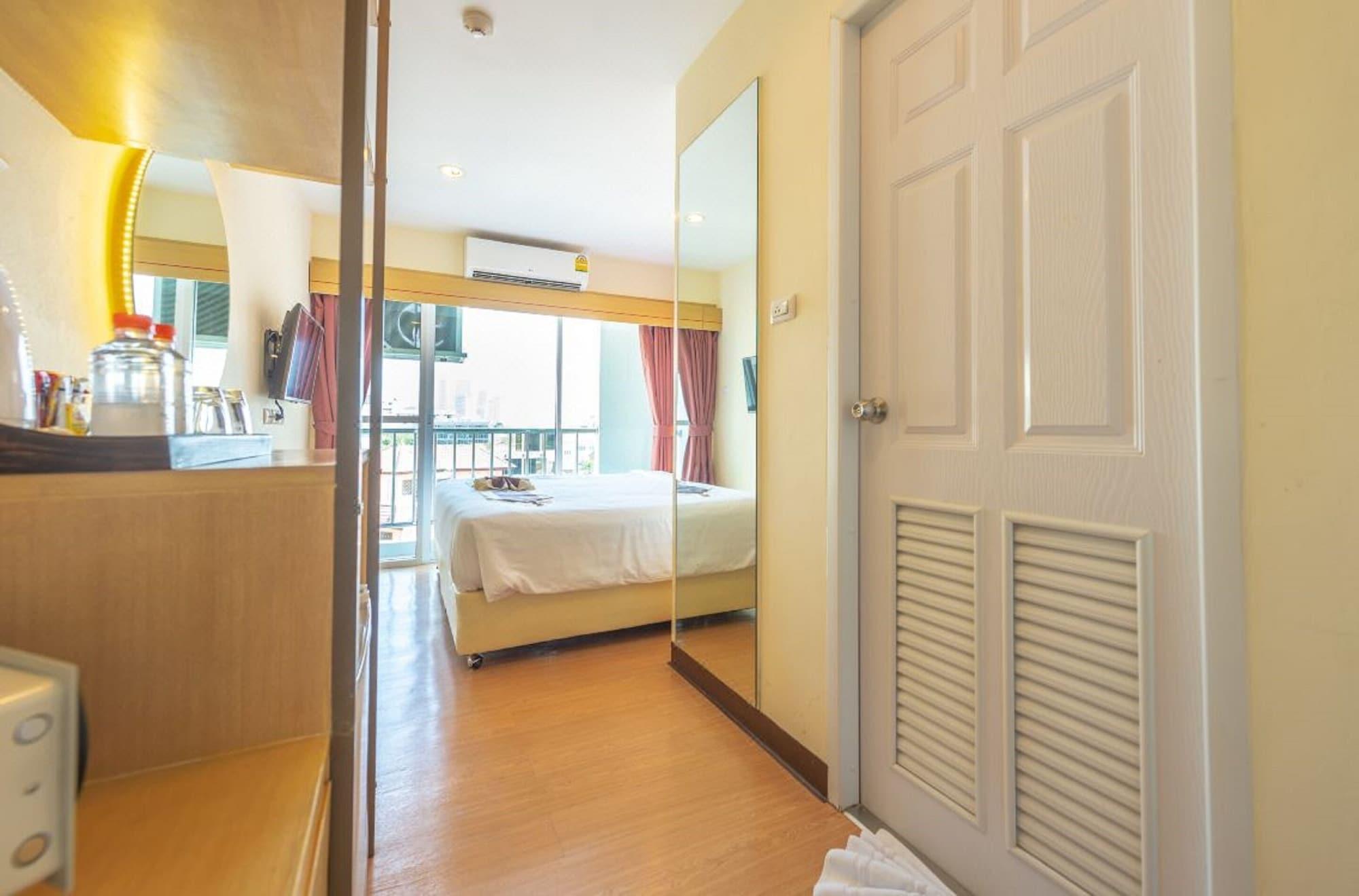 Klean Residence Hotel Bangkok Buitenkant foto